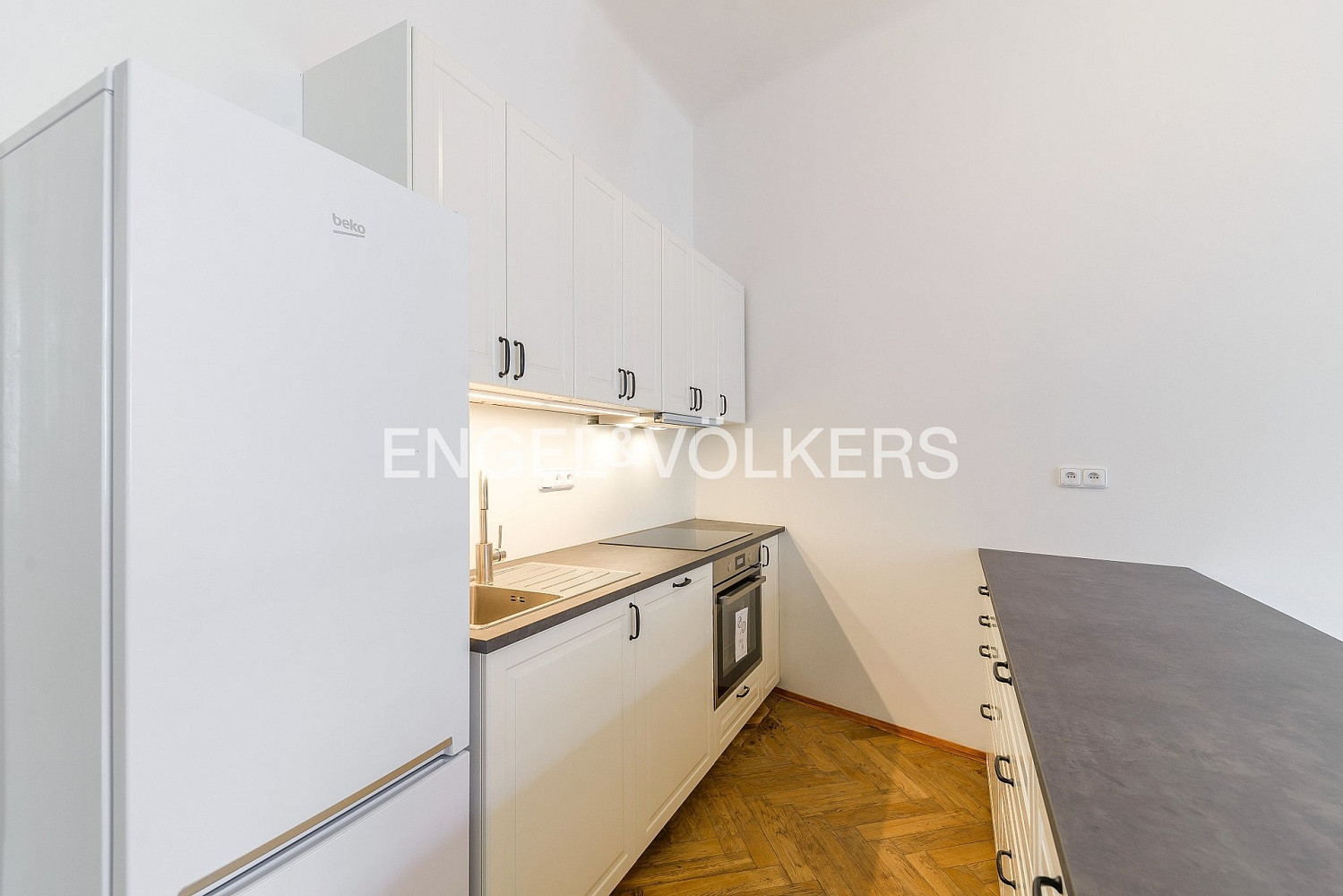 Pronájem bytu 3+kk 88 m² – fotografie 2