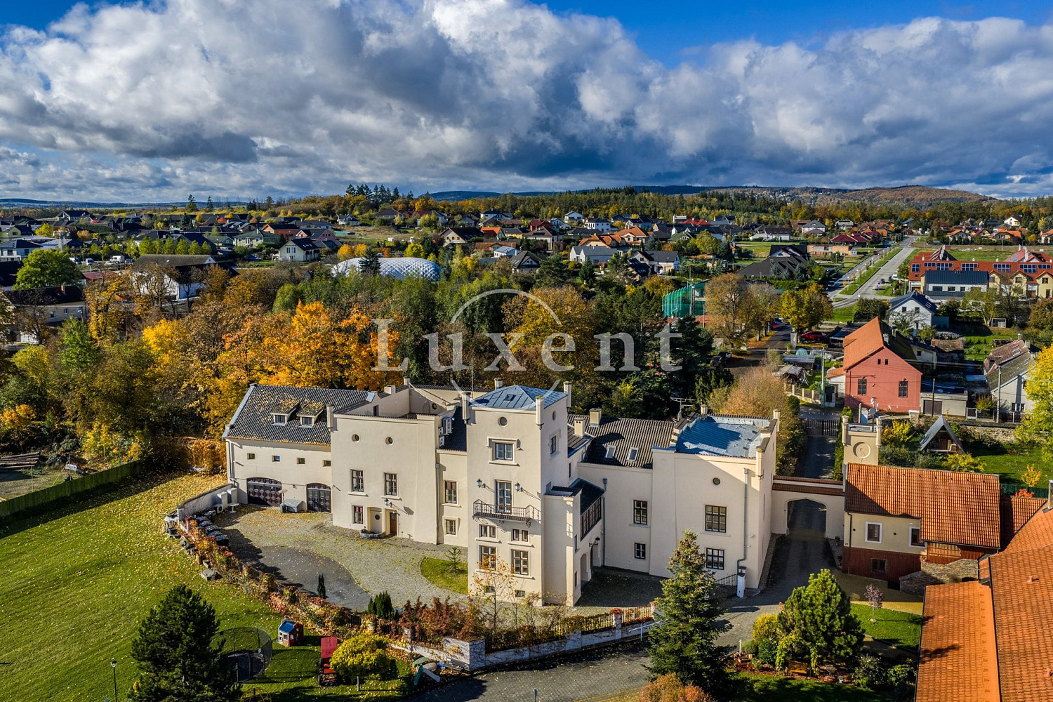 Prodej ubytovacího objektu 1 585 m² — photo 2