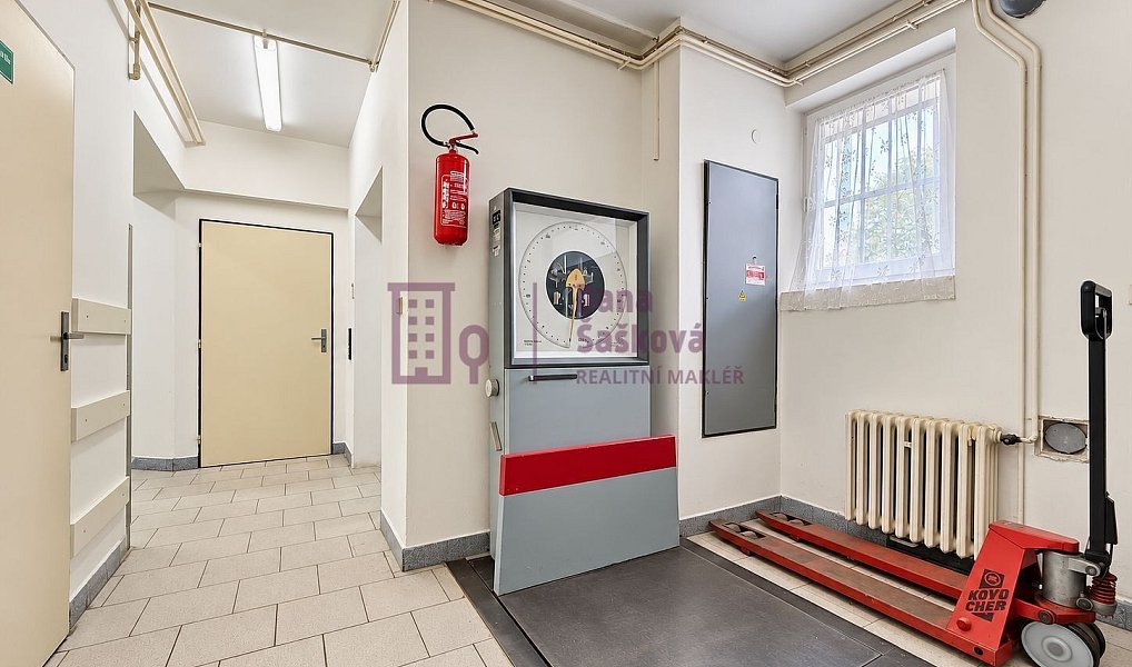 Pronájem obchodních prostor 520 m², Studená – náhled fotky 7