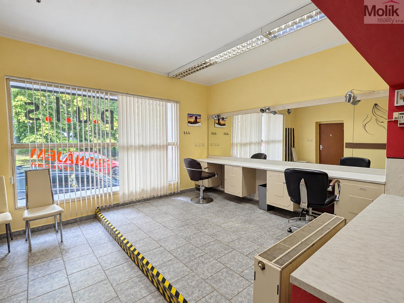 Pronájem obchodních prostor 39 m² – fotografie 3