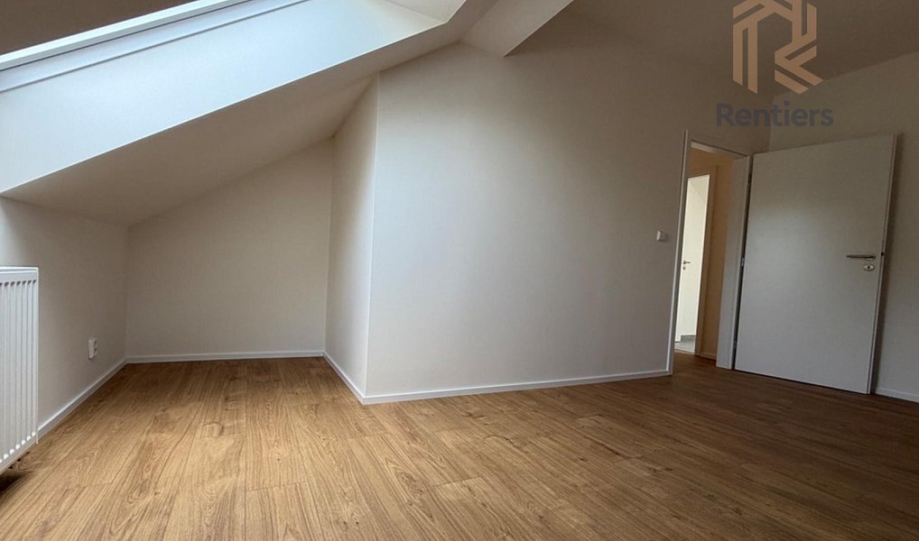 Prodej domu 137 m² s pozemkem 332 m², Rostoklaty – náhled fotky 17