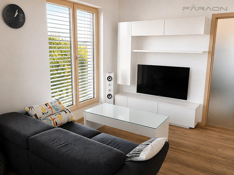 Pronájem bytu 2+kk 49 m² — photo 2