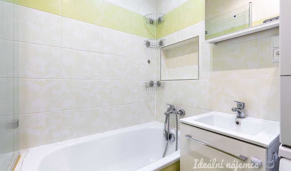 Pronájem bytu 2+kk 44 m², Praha – náhled fotky 12