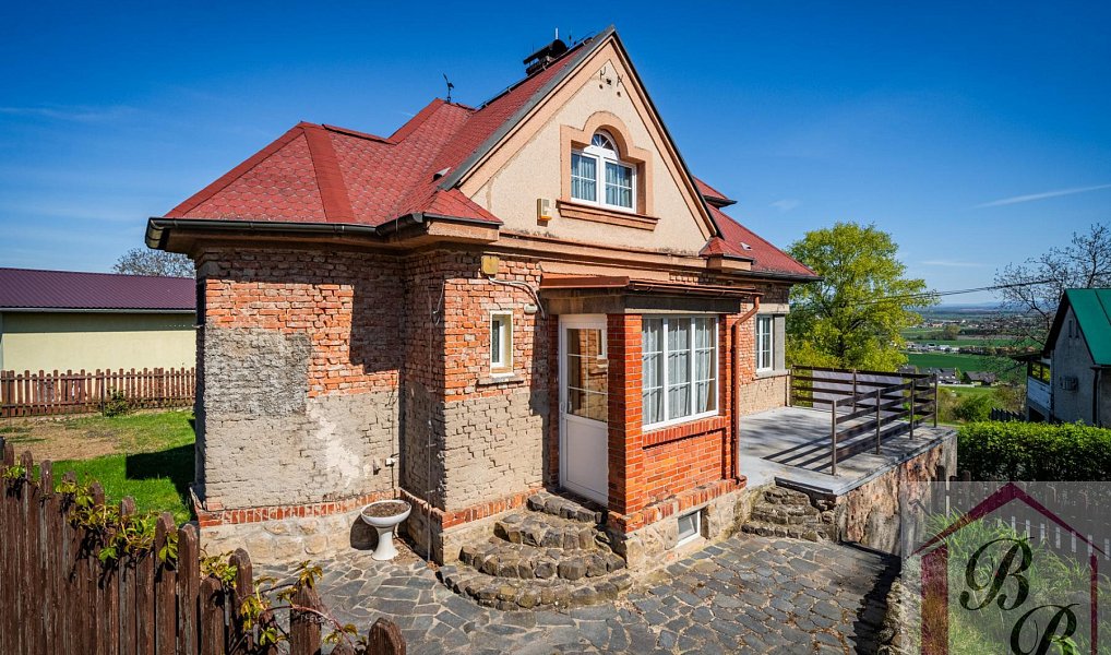 Prodej domu 219 m² s pozemkem 445 m², Dobrovice – náhled fotky 24