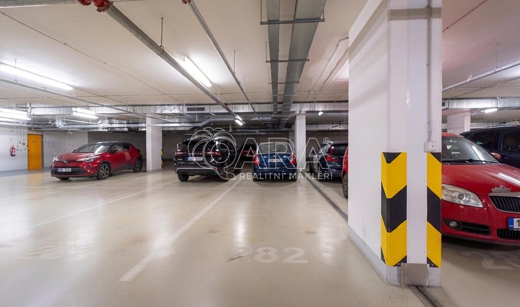 Pronájem bytu 1+kk 37 m², Praha – náhled fotky 15