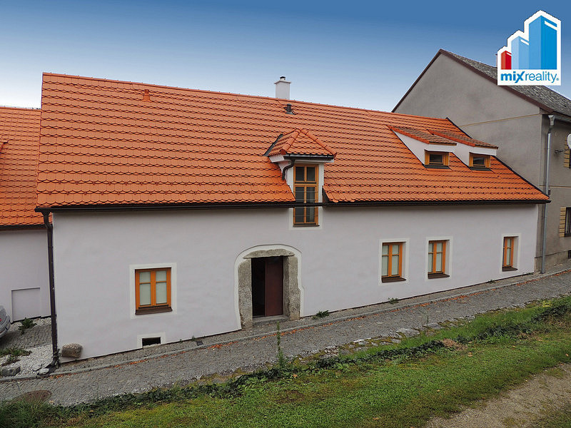 Prodej domu 330 m² s pozemkem 381 m² – fotografie 2