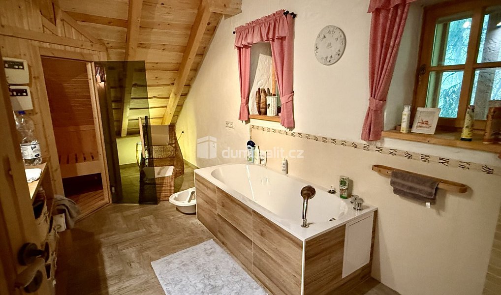 Prodej domu 300 m² s pozemkem 1 292 m², Železná Ruda – náhled fotky 27