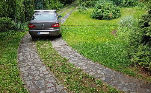 Parkovacího stání na auto i obytné el. auto na pozemku na ulici Muškátová Brno Jundrov -, Muškátová, Brno