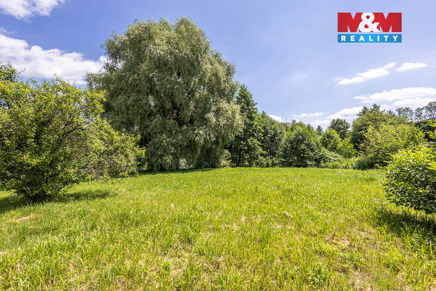 Prodej stavebního pozemku 977 m² — photo 2