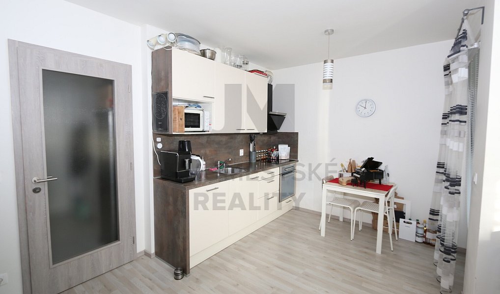 Pronájem bytu 1+kk 34 m², Praha – náhled fotky 2