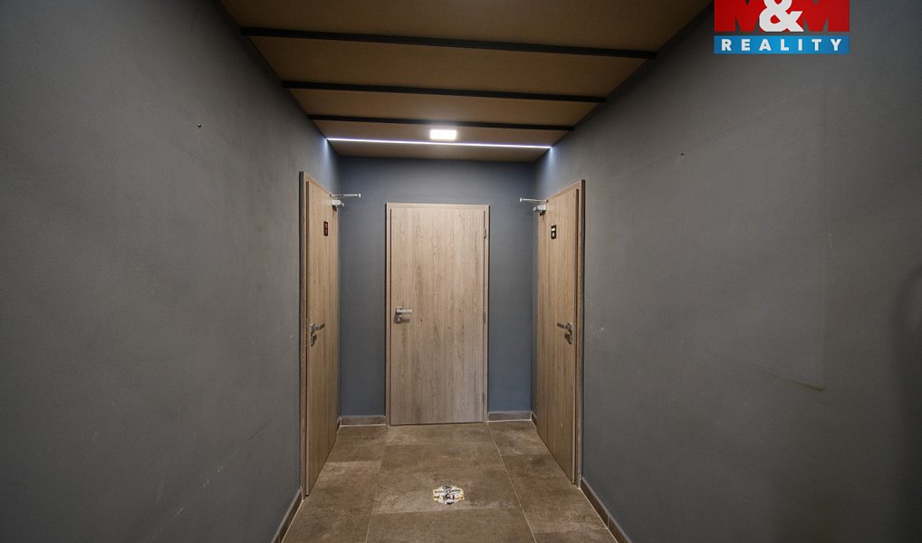 Pronájem obchodních prostor 180 m², Rožnov pod Radhoštěm – náhled fotky 13
