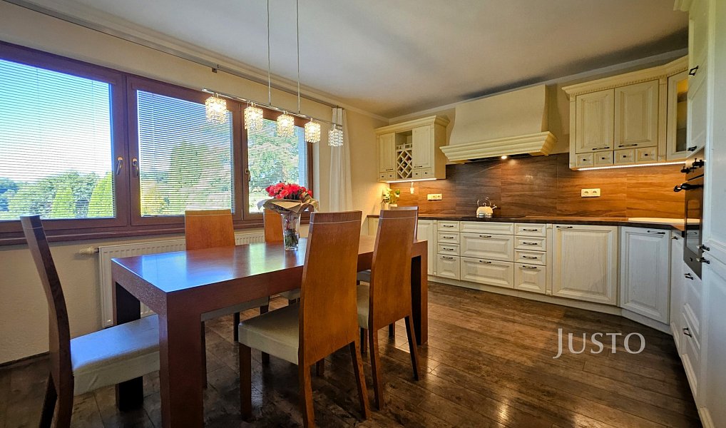 Prodej domu 322 m² s pozemkem 777 m², Písek – náhled fotky 11