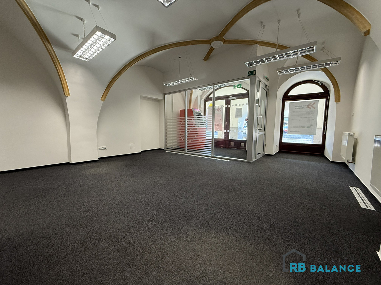 Pronájem kanceláře 58 m² – fotografie 2