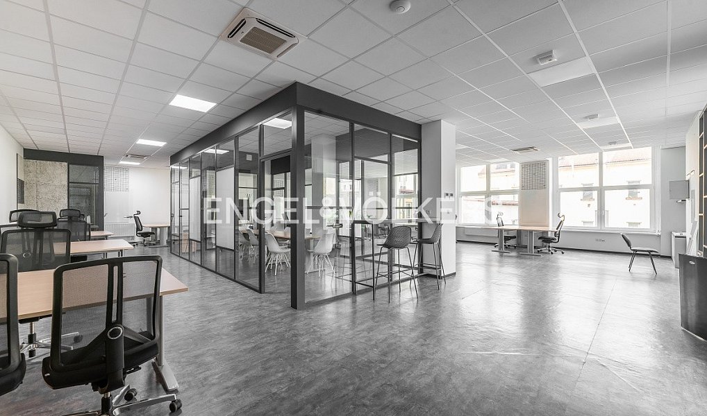 Pronájem nájemního domu, činžáku 957 m², Praha – náhled fotky 2