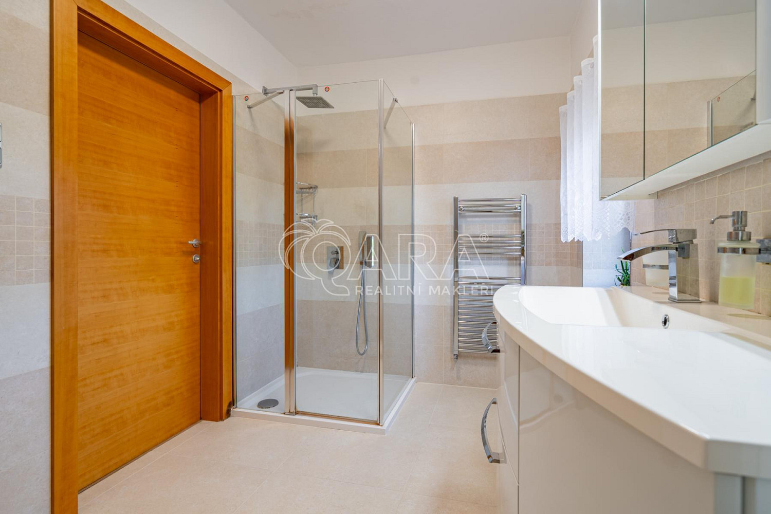 Prodej domu 320 m² s pozemkem 1 701 m² – fotografie 3