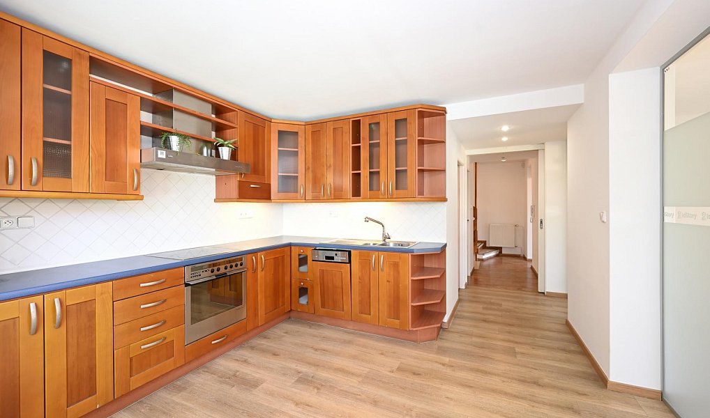 Pronájem kanceláře 454 m², Praha – náhled fotky 13