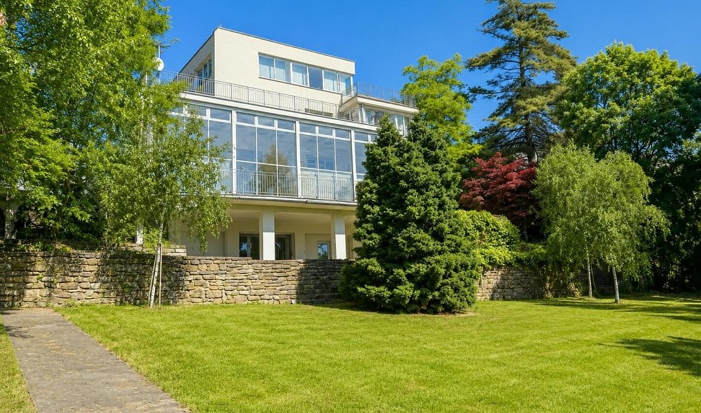 Pronájem domu 1 200 m² s pozemkem 3 532 m², Praha – náhled fotky 11