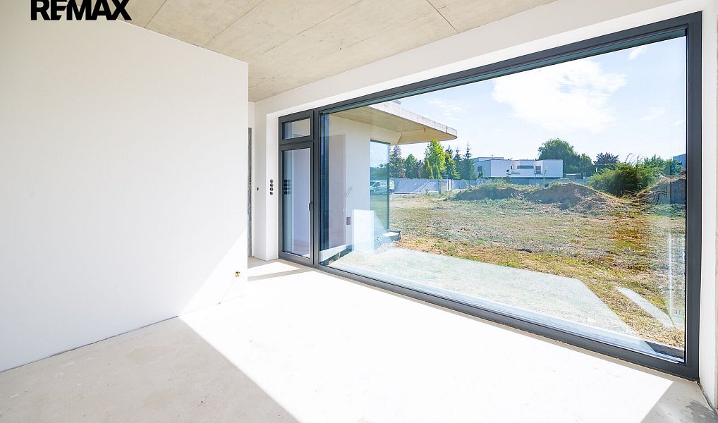 Prodej domu 206 m² s pozemkem 1 232 m², Jesenice – náhled fotky 9