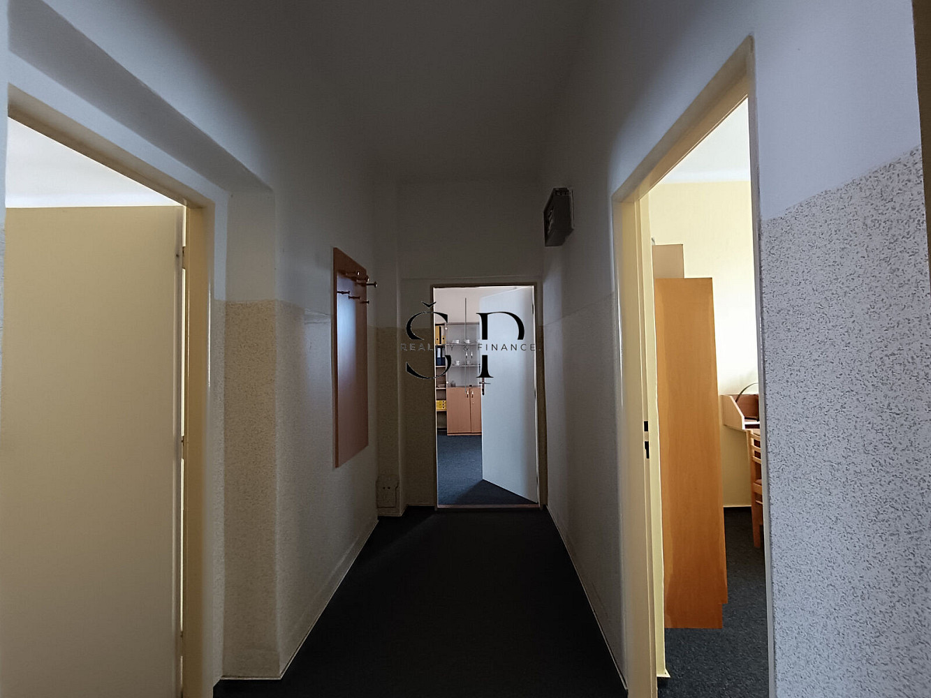 Pronájem kanceláře 600 m² – fotografie 5