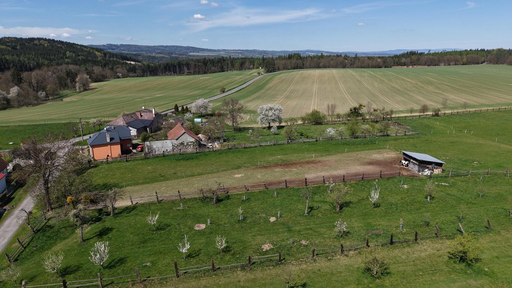 Prodej stavebního pozemku 4 406 m² – fotografie 3