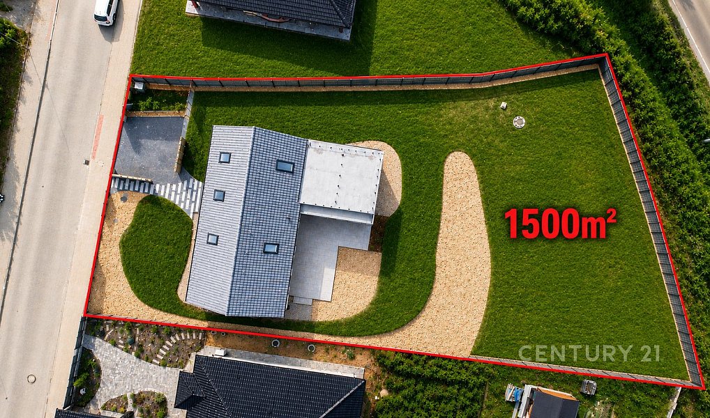 Pronájem domu 236 m² s pozemkem 1 500 m², Benešov – náhled fotky 2