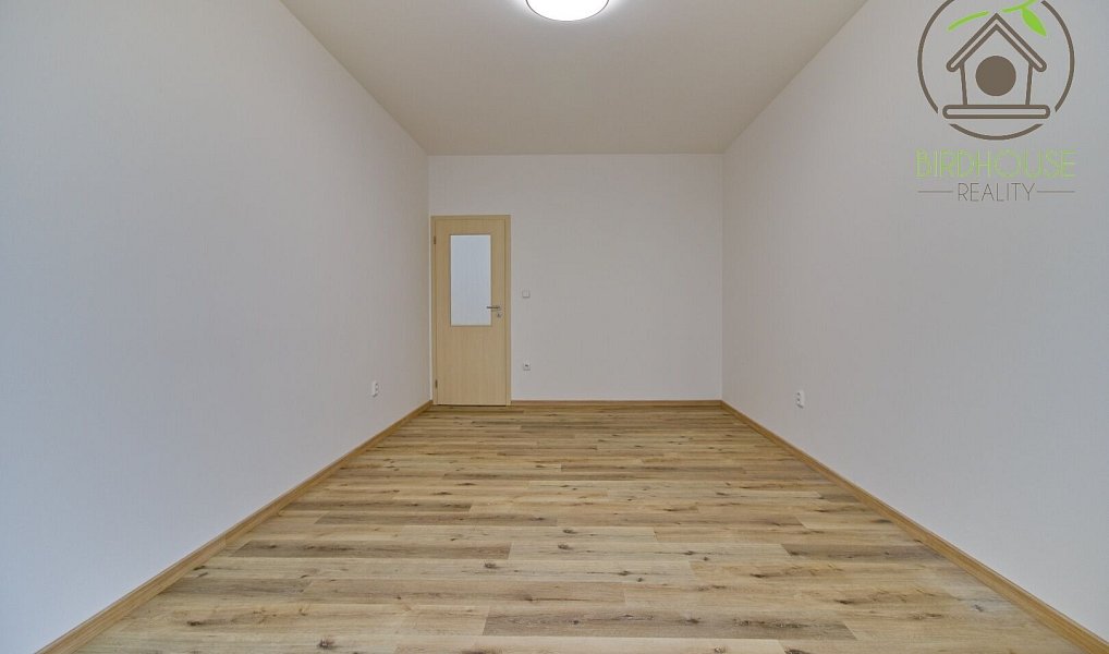 Pronájem bytu 2+kk 69 m², Jesenice – náhled fotky 4