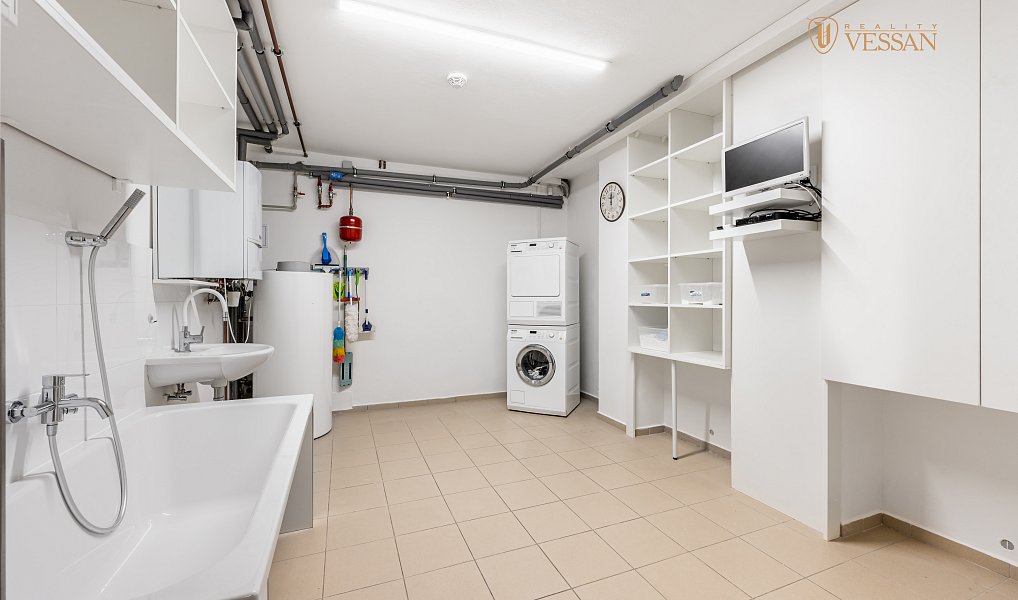 Prodej vily 474 m², Praha – náhled fotky 23