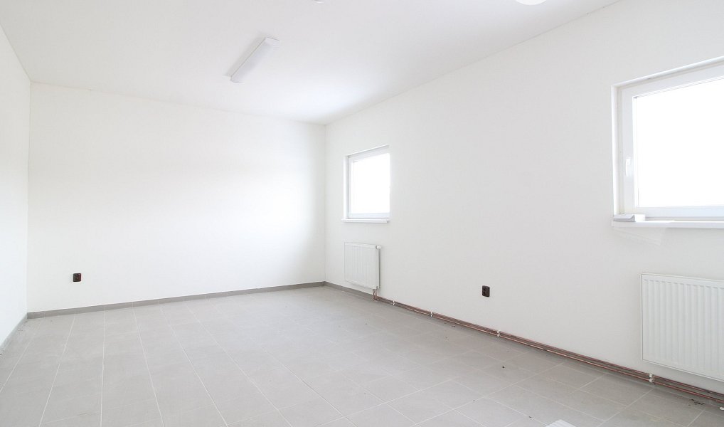 Pronájem výrobních prostor 246 m², Ivančice – náhled fotky 13