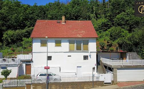 Prodej domu 330 m² s pozemkem 541 m², Strážovská, Praha 5 - Radotín