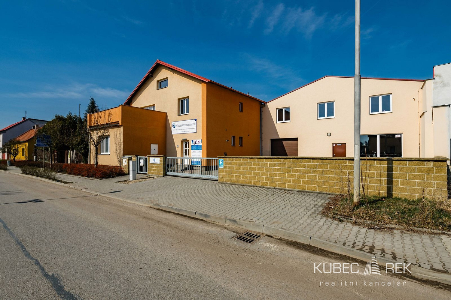 Prodej skladovacích prostor 761 m²