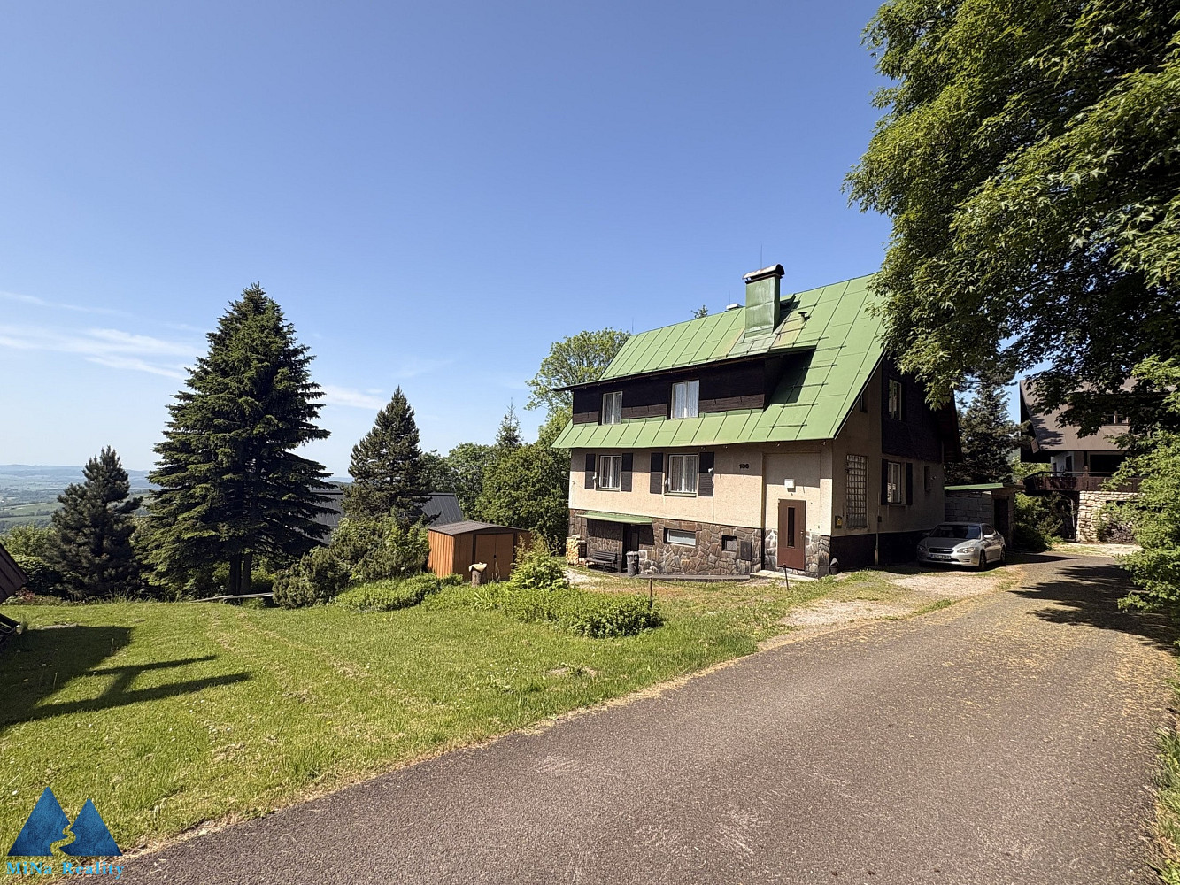 Prodej domu 180 m² s pozemkem 1 214 m²
