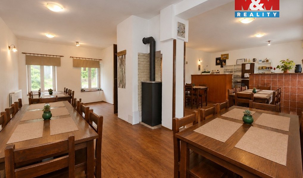 Prodej ubytovacího objektu 198 m², Větrný Jeníkov – náhled fotky 2