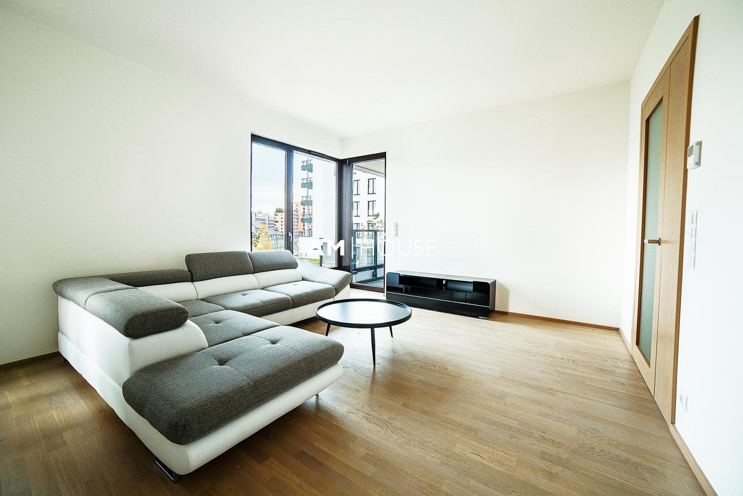 Pronájem bytu 2+kk 52 m² — photo 2