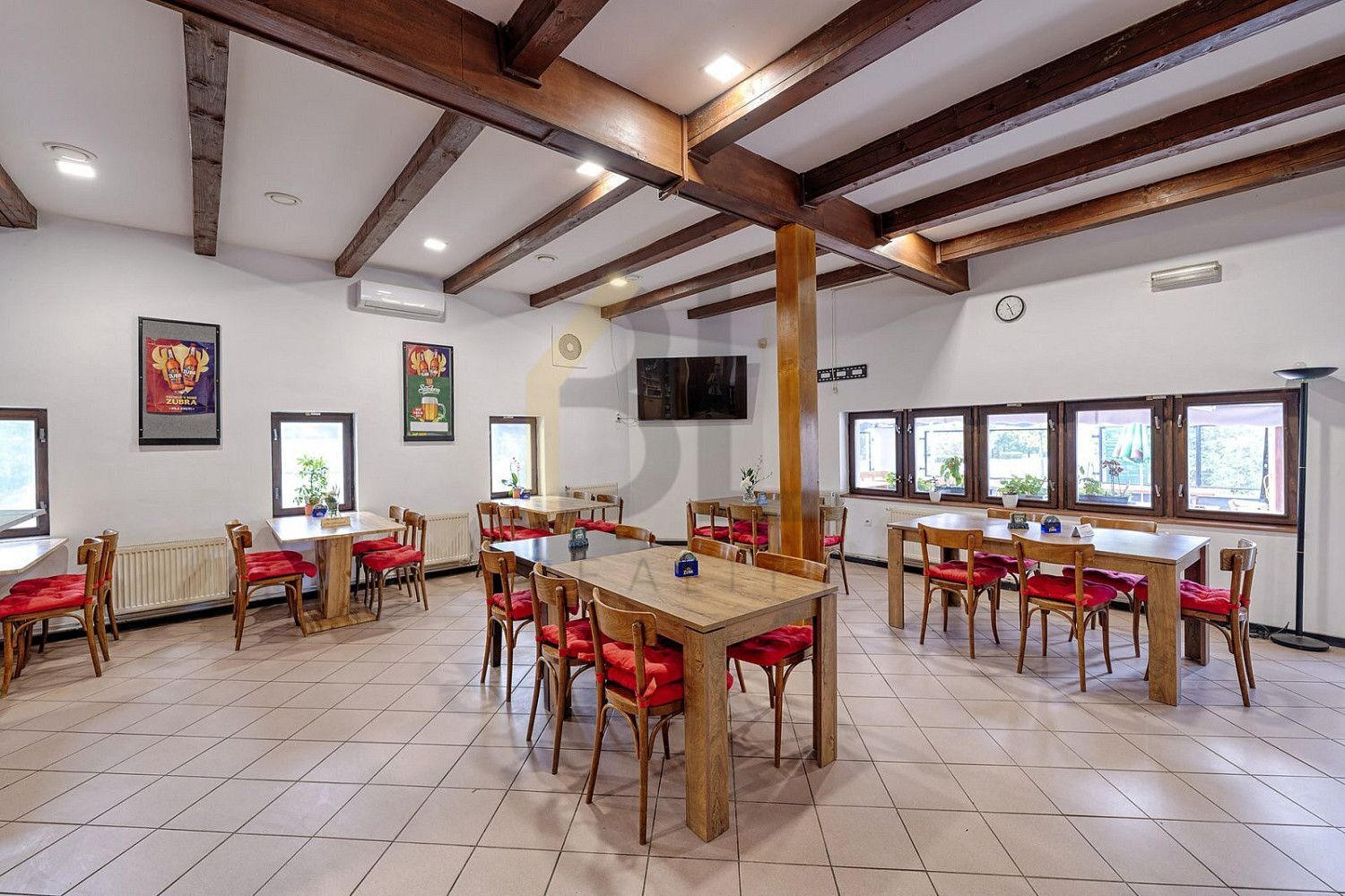 Prodej restaurace 299 m² — photo 2