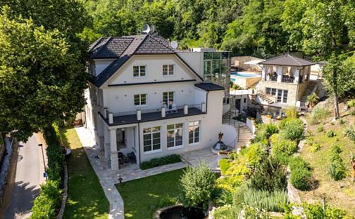 Prodej domu 850 m² s pozemkem 5 469 m², Čábelecká, Praha 6 - Lysolaje