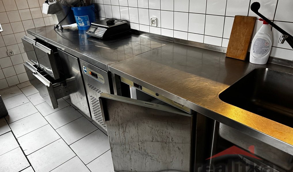 Prodej restaurace 1 221 m², Stěbořice – náhled fotky 9