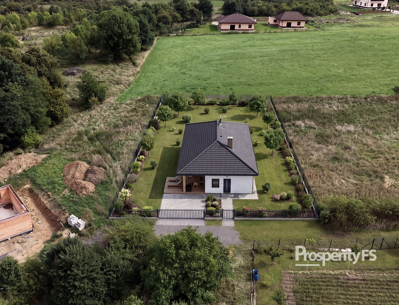 Prodej domu 166 m² s pozemkem 1 305 m²