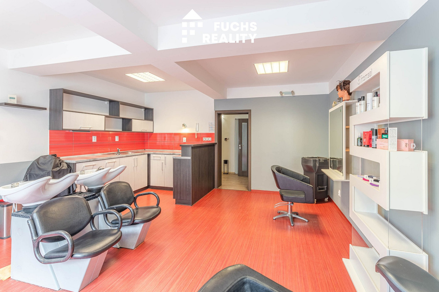 Prodej kanceláře 45 m² – fotografie 3