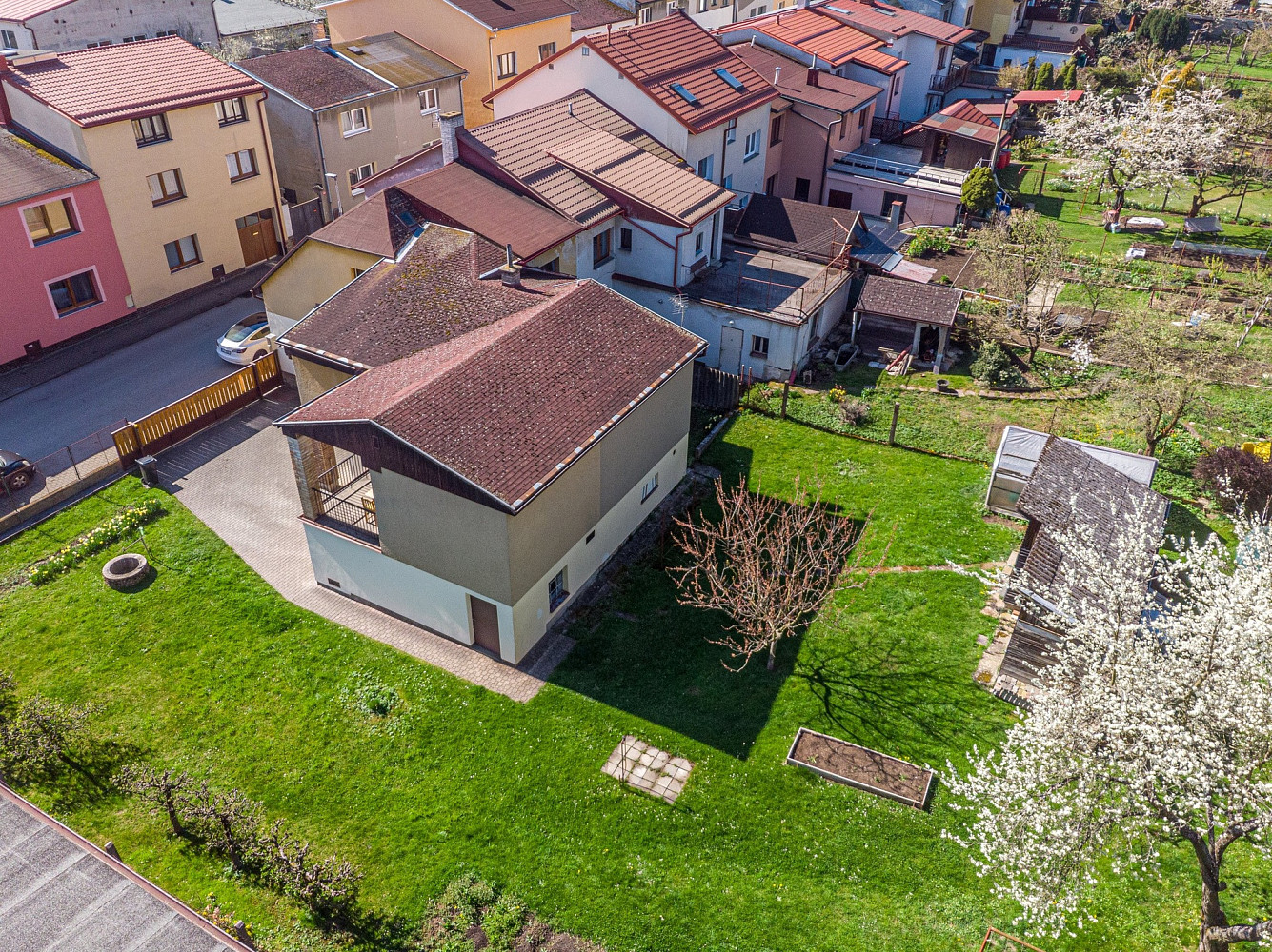 Prodej domu 247 m² s pozemkem 1 094 m² – fotografie 2