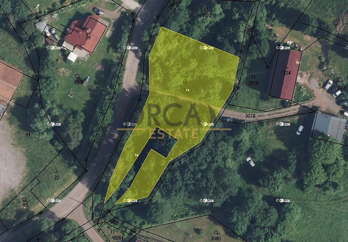 Prodej pozemku 1 303 m²