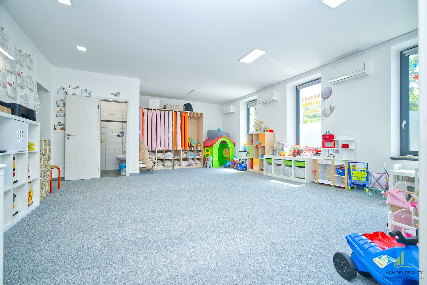 Prodej kanceláře 156 m² – fotografie 3