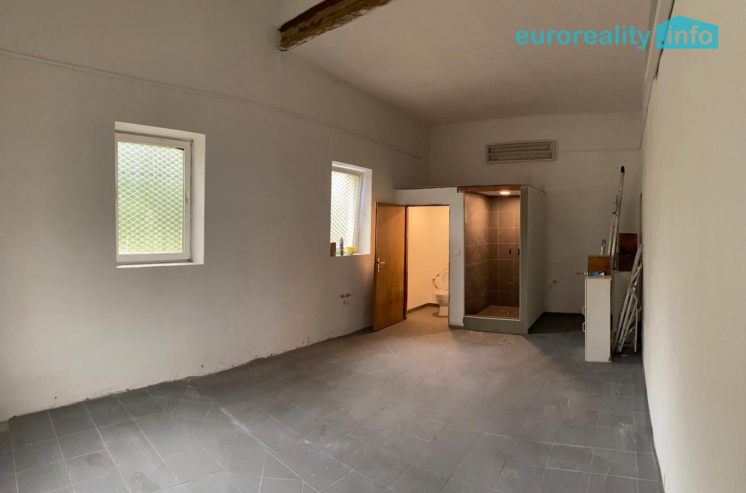Prodej skladovacích prostor 300 m² – pohled 4