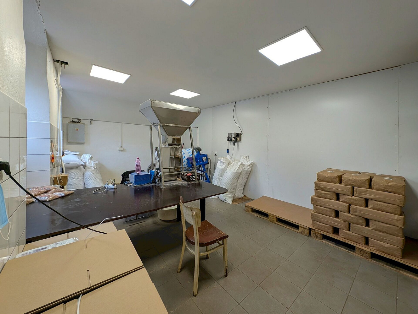 Prodej výrobních prostor 3 600 m² — photo 4