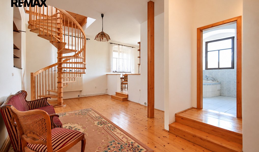 Prodej domu 200 m² s pozemkem 910 m², Kájov – náhled fotky 19