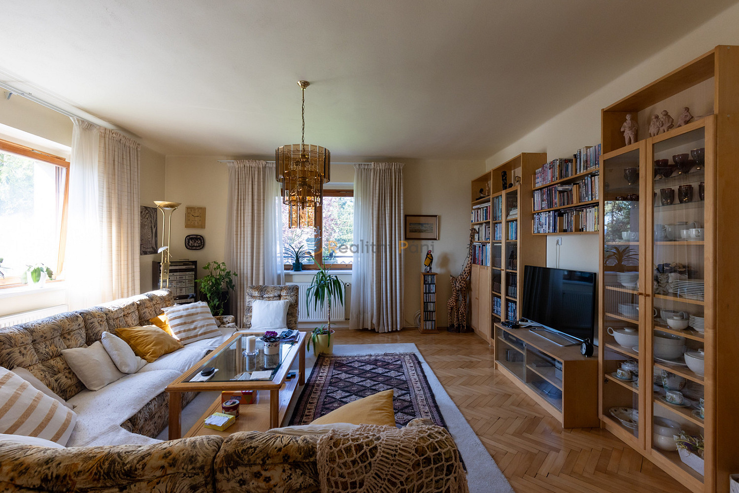 Prodej domu 294 m² s pozemkem 708 m² — photo 2