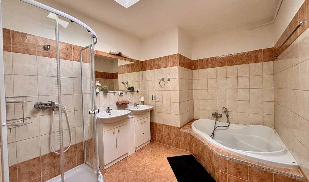 Prodej bytu 4+kk 128 m², Olomouc – náhled fotky 9