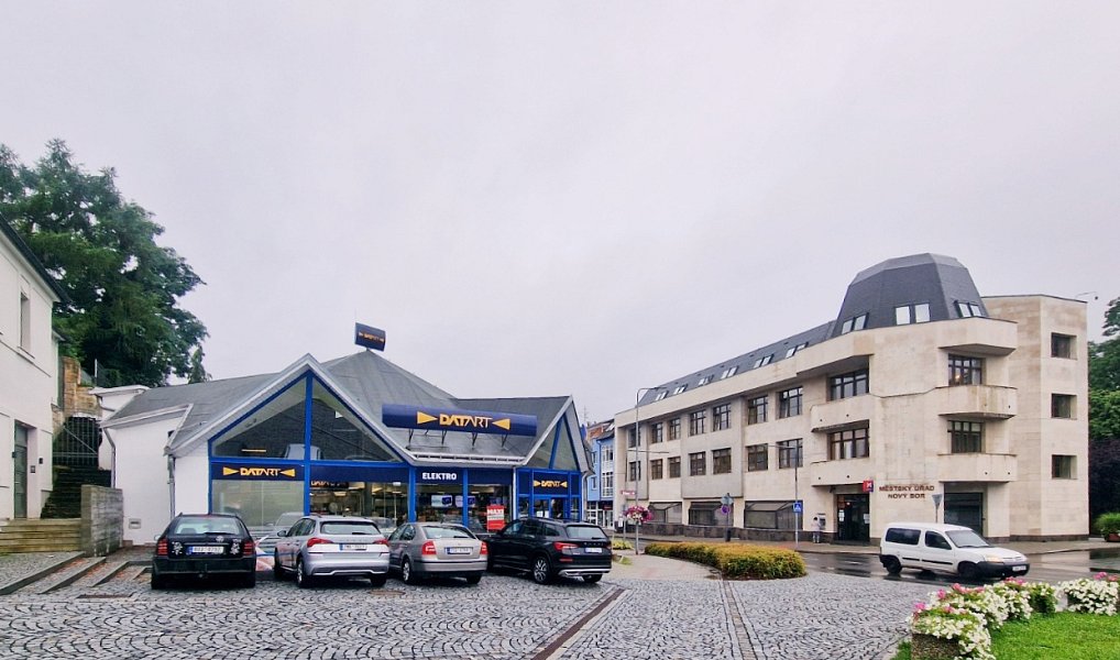 Prodej obchodních prostor 820 m², Nový Bor – fotka 1 z 17