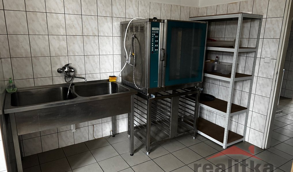Prodej restaurace 1 221 m², Stěbořice – náhled fotky 10