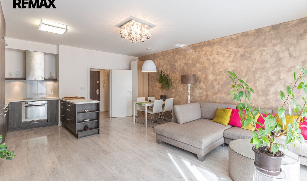 Pronájem bytu 3+kk 69 m², Praha – náhled fotky 2