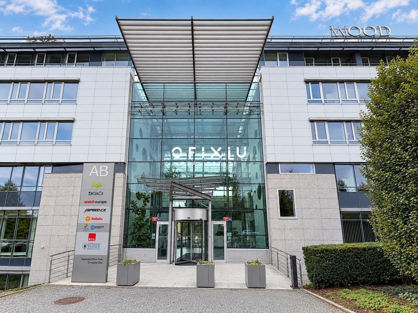 Pronájem kanceláře 1 626 m² – fotografie 2